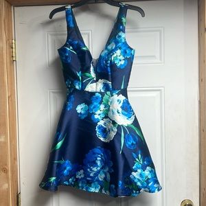 B. Darlin Blue White Floral Flower V-Neck Mesh Cocktail Garden Tea Party Dress.